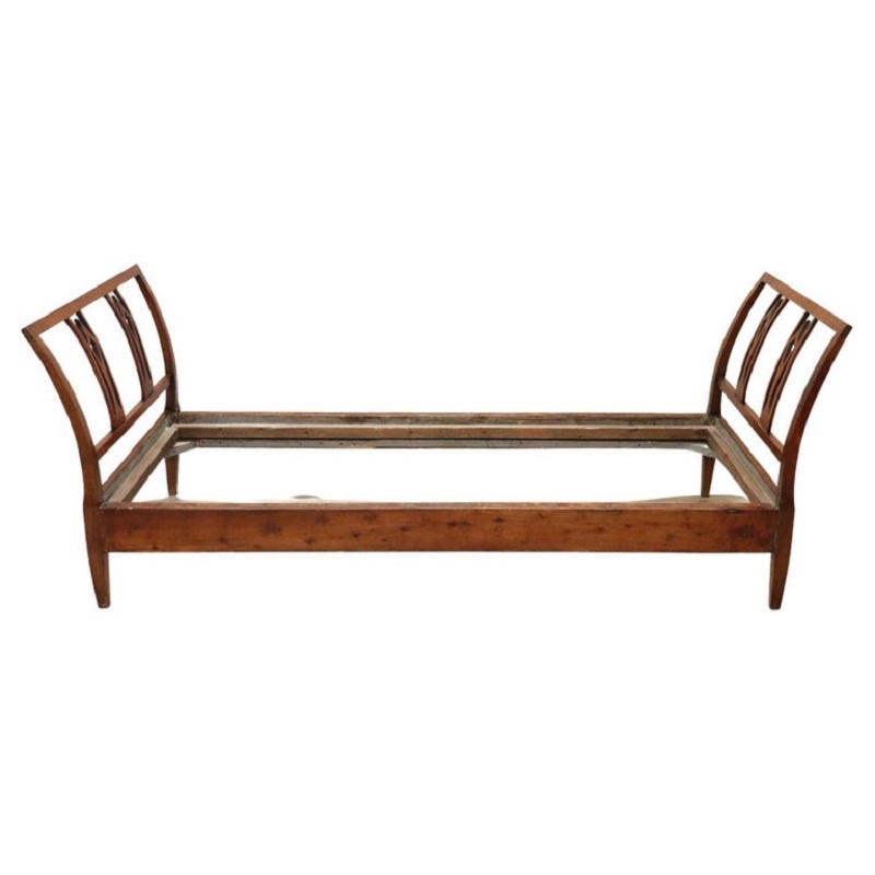 Antico letto singolo in legno di ciliegio epoca direttorio primi sec XIX